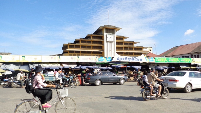Top Things To See and Do in Battambang, Cambodia | Phsar Nath Market